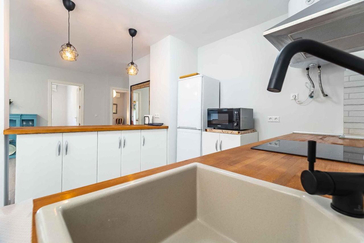Apartamento Renovado, Tu Escapada De Vacaciones Ideal ฟูเอนฮิโรลา ภายนอก รูปภาพ